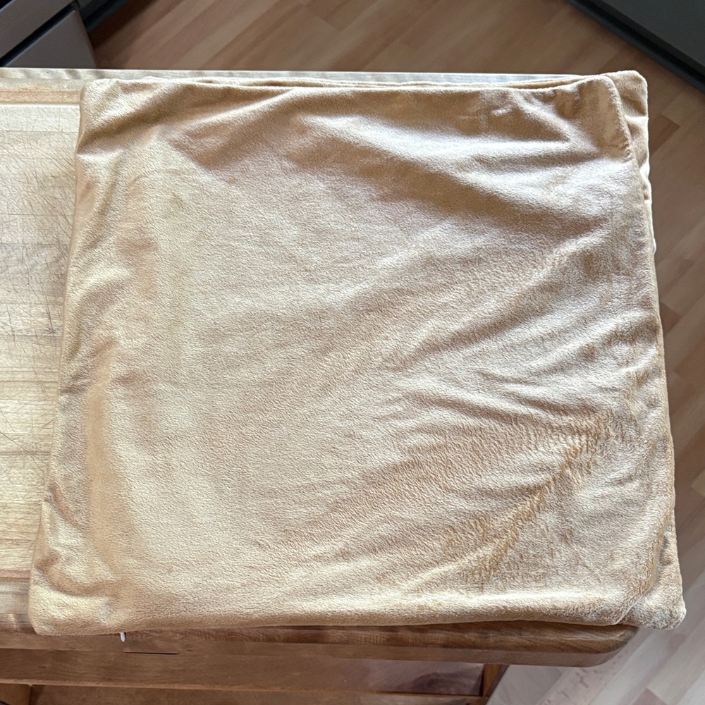 Soft Gold 100% Velvet Pillow Covers (pair) 18 x 18